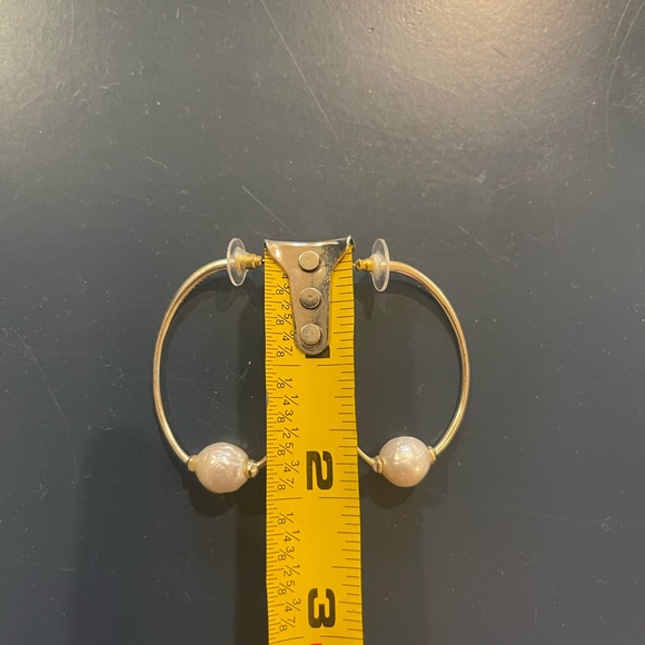 Kendra Scott Regina Gold Hoop Earrings with Pearl Accent - Picture 3 of 3